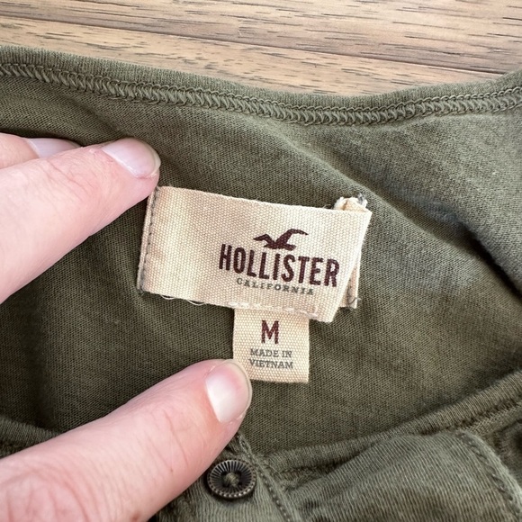 Hollister Womens Army Green Hand Painted Flower Ruffle Tank Top Size Medium - Picture 11 of 13